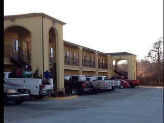 muskogee inn and suites