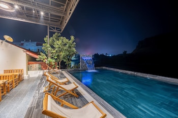Odyssey Hotel 2,,3 star
