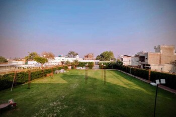 Rajwada Farms,,3 star