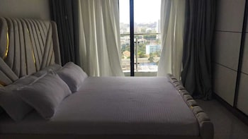 shangri la apartment