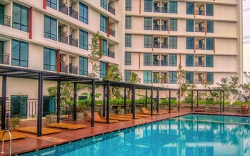 contemporary studio at apartment lrt city bekasi
