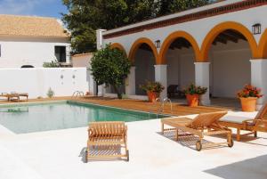 Cortijo De Vega Grande,Zafra>>Llerena,3.5 star