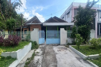 Oyo 95055 Homestay Panasan Pak Budi,,2 star
