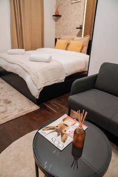 cozy 5br apt in the heart of ghent