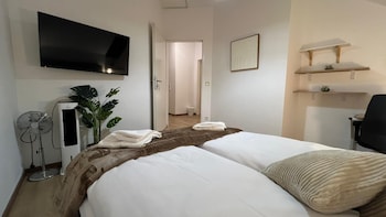 cozy room with balcony near rennweg