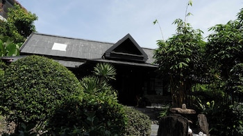 jaokhun hilltop kamala phuket