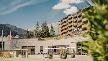 Peaks Place,Laax>>Chur,4 star