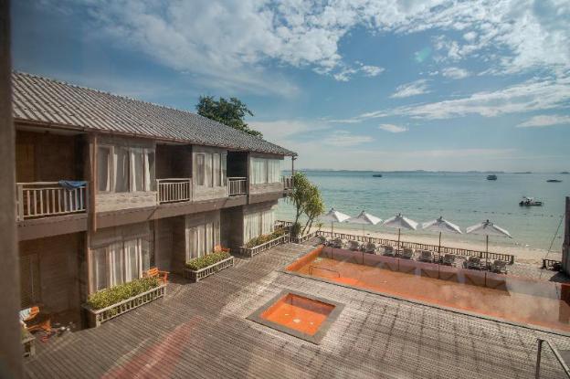 baan ploy sea
