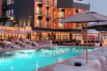 nobi boutique surf hotel