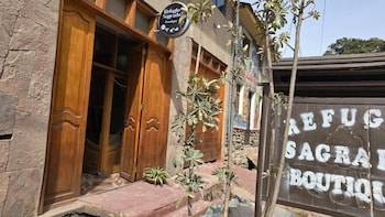 Refugio Sagrado Boutique,,3 star