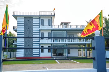 nilaveli royal paradise