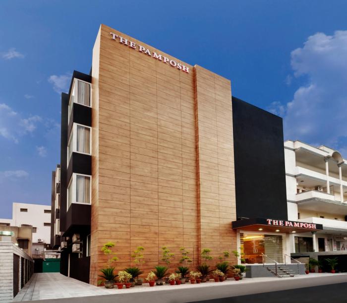 The Pamposh,Nehru Place,3 star