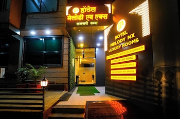 hotel melody ghodbunder