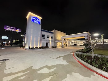 palace inn blue 290 w 43rd and bingle rd