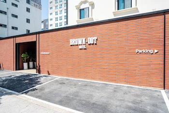 brown dot hot spring yu seong