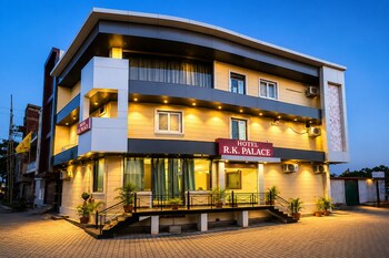 hotel r k palace near banke bihari temple