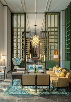 Grand Royal Riverside Hue, Fusion Collection,,5 star