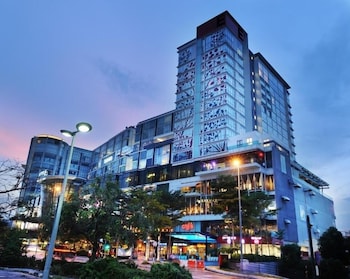 empire suites subang by mana mana