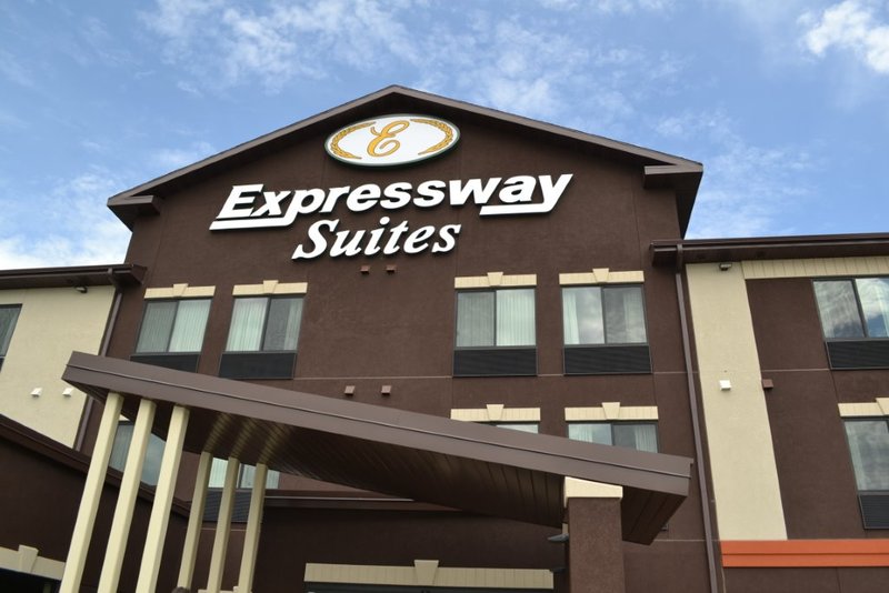 Expressway Suites Of Grand Forks