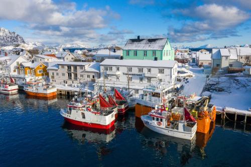 Tobiasbrygga,Lofoten>>Henningsvaer,4 star