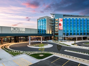 Hollywood Casino Aurora,,2 star