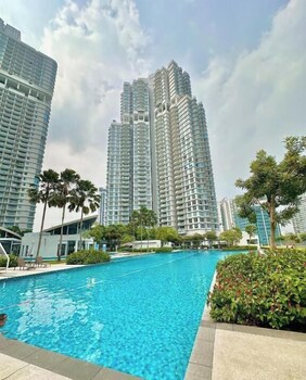 Teega Residence By Stayrene,,3 star