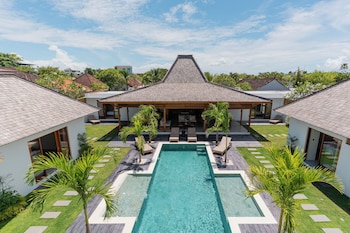 villa sora by alfred in bali