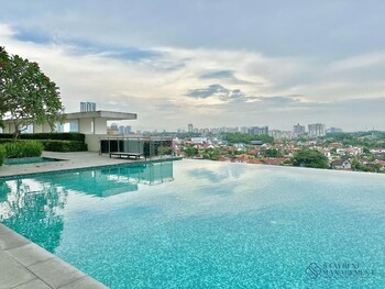 1 tebrau residences by stayrene