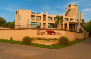 hotel crazy home and resort