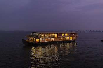 Riverine Kadavil Houseboat,,4 star