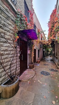 retro silent boutique hotel