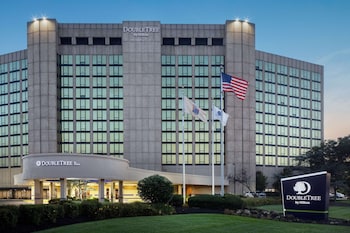 Cherry Hill Hotel,Near Cherry Hill Mall,3.5 star