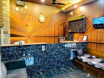 shri kamal dham hotel vrindavan