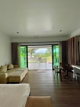 River Valley Resort,,3 star