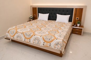 Hotel Ramkesarrai Near Shri Ram Janmabhoomi Temple, Ayodhya,,2 star