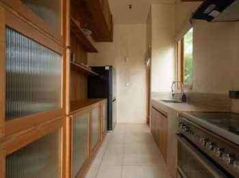 Koo Villa,,3 star