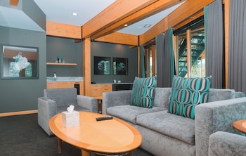 Azuridge Estate Hotel,,3 star