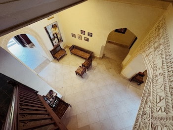 stonetown tides hotel