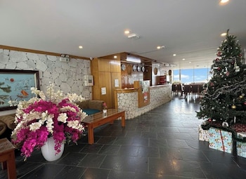 cloud chaser hotel