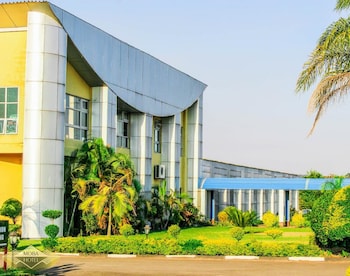 Moba Hotel & Convention Centre,Kitwe>>Copperbelt,3 star
