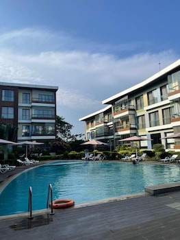 Peravi Suites At Pearl In The City,,4 star