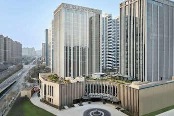 Four Points By Sheraton Zhengzhou East Railway Station,,5 star
