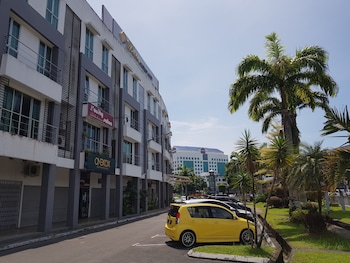 Dehome Boutique Hotel,Mulu>>Kuching,3 star