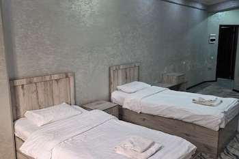 Sarvat Hotel