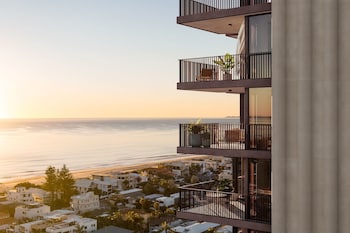 yves mermaid beach apartments by cllix