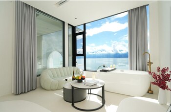 guiyue mountain seaview hotel