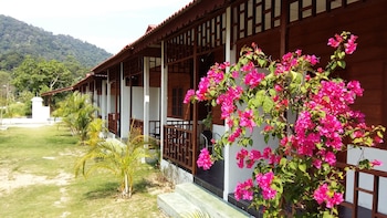 Pangkor Waterfall Beach Resort,Pangkor Island>>Ipoh,2.5 star