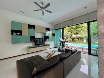 Ap House,,3 star