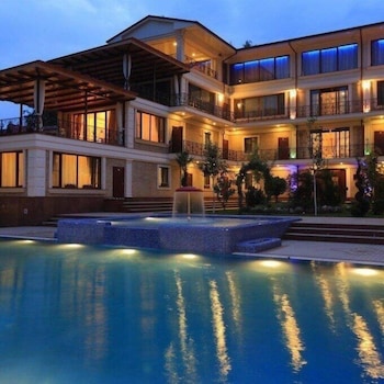 Sky Town Mountain Resort,,3 star