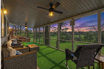 prime osage beach home pet friendly w garage near margaritaville dining and golf